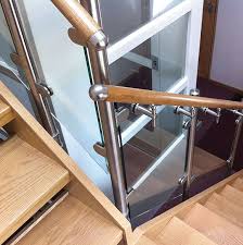 Long handrail, 2 end caps, 2 wall brackets and wall mounting hardware. Wooden Handrail Systems Pro Railing