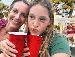 Karen Studley's Instagram, Twitter & Facebook