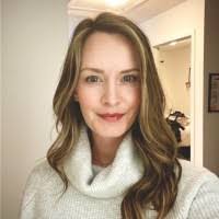 Melissa Ropp's Instagram, Twitter & Facebook