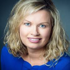 Cara Fuller (@CaraDF)