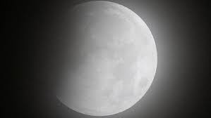 Este 26 de mayo de 2021 se va a poder apreciar un fenómeno astronómico especial como es el eclipse lunar total, también conocido como la luna de sangre. 1pmnaaittcy88m