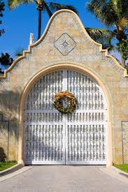 The Mar A Lago Club Tuscan Style Homes Palm Beach Style American Architecture