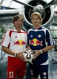 Ec red bull salzburg, salzburg. Trikotstreit In Salzburg Die Grosste Bauerndisco Der Welt Der Spiegel