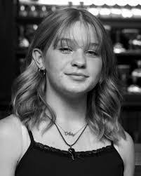 Lori Pilat's Instagram, Twitter & Facebook