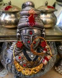 On Diwali The Ghotis Bengalis From West Bengal Observe Dipannita Lakshmi Pujo In The Post While A Mask Of The Devi Is Used Traditionally Only A Pot Filled