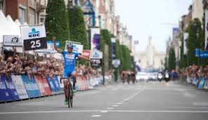 Via onderzoek, persoonlijke verhalen en opvallende foto's brengt ze de geschiedenis van leuvense coureurs, koersen en clubs van de voorbije 140 jaar tot leven. Bjorn Leukemans Wanty Groupe Gobert Team Won Grote Prijs Jef Scherens Race Giessegi