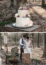 Wenn ihr euch für die hochzeit wald oder wiesen als location ausgesucht habt, findet ihr hier viele schöne ideen für die dekoration! Heiraten Im Wald So Gelingt Die Fruhlingshochzeit Im Boho Stil