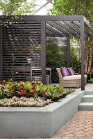 Bon Aucun Cout Pergola Overkapping Strategies Creer Un Espace Exterieur Frais Et Conforta En 2020 Amenagement Jardin Pavillon De Jardin Jardin Patio