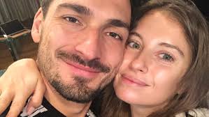 Das sagt cathy hummels zu den gerüchten. Mats Hummels Will Dass Sich Seine Cathy Auf Instagram Foto Bedeckter Zeigt