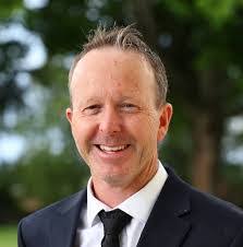 Matthew Sheard's Instagram, Twitter & Facebook