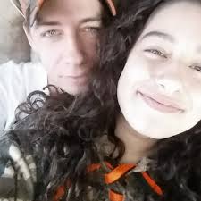 What are some methods for easy removal of materials from woodworking builds?