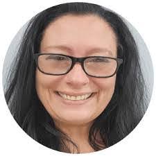 Jessica Kominek's Instagram, Twitter & Facebook