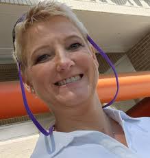 Jill West's Instagram, Twitter & Facebook