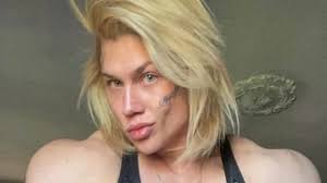 Bodybuilder Savannah Wright in Two-Piece Workout Gear Says "Try This  Treadmill Workout"