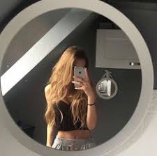 Here are 75 of the best selfie captions you can use on all your cute instagram photos. Die 10 Besten Ideen Zu Spiegel Selfie Spiegel Selfie Madchen Bilder Madchen Fotos