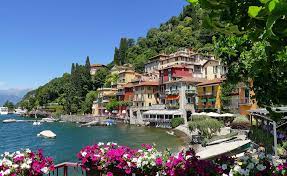 Weekend comomeer (deel i) het diepblauwe water van het comomeer was al een toevluchtsoord voor de romeinen waar ze verkoeling zochten tijdens de hete zomermaanden. Home North Lake Como