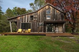 Une Maison Ancienne En Bois A La Decoration Zen Planete Deco A Homes World Chalet Rustique Chalet En Pierre Decoration Zen