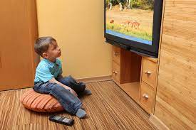 Contoh gambar acara tv anak tk. Berapa Lama Sebaiknya Anak Nonton Tv Dalam Sehari