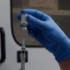 Um welche art impfstoff es sich handelt, wie er wirkt un. Corona Impfstoff Novavax Hat Laut Studie Hohe Wirksamkeit Der Spiegel