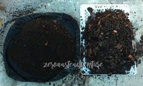 Selama ini, banyak para petani yang menggunakan pupuk buatan. Zero Waste Adventure Cara Mudah Membuat Kompos Daun Kering