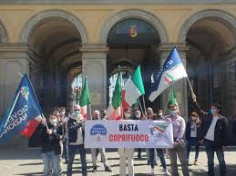 'dati migliorano, è ora di superare coprifuoco'. Basta Coprifuoco A Bergamo Flashmob Di Fratelli D Italia Bergamonews