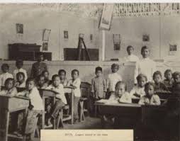 Intinya, kita gak bisa jelasin kenapa hati ini nyangkut di dia. 6 Fakta Menarik Sistem Pendidikan Indonesia Masa Kolonial Belanda