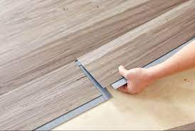 Berbeda dengan tarafex yang menyediakan pilihan vinyl lantai motif kayu,gerflor mipolam troplan plus ( vinyl sheet ) merupkan pelapis ubin motif solid yang anti bacteri, anti static dan anti jamur, polyurethane finished dari france dengan kualitas terbaik yang sudah banyak di pergunakan. 3 Jenis Stiker Lantai Kayu Yang Sering Digunakan Courtina Courtina