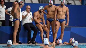 Water polo dalla pronuncia inglese della parola palla in lingua balti, pulu) è uno sport di squadra acquatico nato nel xix secolo in inghilterra e in scozia, le cui regole furono definite per la prima volta nel 1887 da william wilson. O6hfsnwasui5im