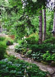 30 Inspirations Love The Blending Of Garden Into Forest Walkway Landscaping Beautiful Backyards Backyard Garden Layout