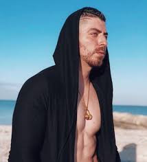 Maybe you would like to learn more about one of these? Sargento Rap Encendio Las Redes Sociales Con Fotografia En La Que Aparece Desnudo