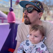 I just got a switch 2 and gave my boyfriend my old switch. The only game I  gave him was mk8 but i'm looking to see if there's any other games he