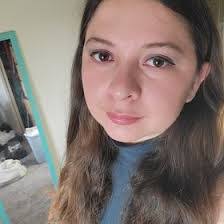 Erin Flores's Instagram, Twitter & Facebook