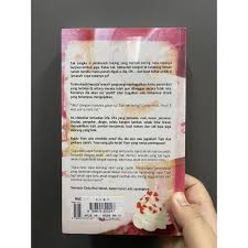 Ada jarak yang menjejak sampai kutub dalam hati kita betapa bisa batas nyata dan maya sampai segala terlepas dari masa bersama. Novel Semanis Cinta Red Velvet Shopee Malaysia