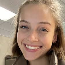 Nicole Gentry's Instagram, Twitter & Facebook