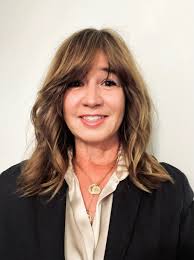 Gina Warren's Instagram, Twitter & Facebook