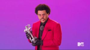 The weeknd caused a stir and sunday's 2020 mtv vmas. Mtv Vmas 2020 Lady Gaga S Outfits Fake Crowds And Moments You Missed