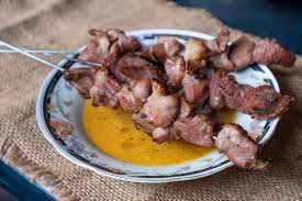 Sepintas opor panggang tidak jauh berbeda dengan opor ayam lain, yang biasa disajikan saat lebaran tiba. 10 Rekomendasi Sate Enak Di Jogya Selalu Ramai Pengunjung