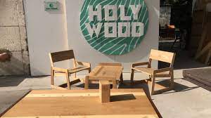 Holy Wood Offre Une Nouvelle Vie A D Anciens Meubles