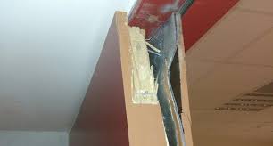 Geçen gün başıma gelen bir olayı anlatarak oda kapısı tamiri hakkında öğrendiğim detayları aktarmak istiyorum. Kirik Kapi Tamiri