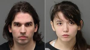 Đứa trẻ được nhận nuôi sau bao năm đã đoàn tụ với cha mẹ ruột và bi kịch  gia đình cũng từ đó mà bắt đầu