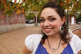 Kelsey Hutchinson's Instagram, Twitter & Facebook