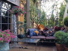 Inneneinrichtung romantisches wohnzimmer küche restaurant interieur café dekoration haus. Romantische Terrassen Deko Als Wohnzimmer Draussen Einrichten Freshouse