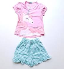 Mereka ingin tampil serasi dengan anak kesayangannya. 13 Model Baju Anak Perempuan Yang Digunakan Menurut Aktivitasnya Bukareview