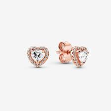 An earring is a piece of jewelry attached to the ear via a piercing in the earlobe or another external part of the ear (except in the case of clip earrings, which clip onto the lobe). Erhabendes Herz Funkelnde Ohrstecker Pandora