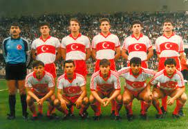 Haberler milli takım haberleri ümit milli takım'ın aday kadrosu açıklandı. Ayaktakiler Oturanlar Umit Milli Takim 1989