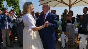 Russia enjoys warm reception in Austria ...