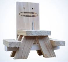 Squirrel Feeder Diy In 2020 Squirrel Feeder Picnic Table Diy Picnic Table