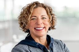 Heather Snavely's Instagram, Twitter & Facebook