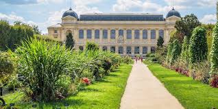 The jardin des plantes (french for garden of the plants), also known as the jardin des plantes de paris (french: Guide To Jardin Des Plantes Paris Insiders Guide