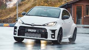 The gr yaris is designed to warn the driver of an imminent collision and even apply the brakes to help minimise or avoid impact s1. Toyota Yaris Gr Kleinwagen Mit Rally Genen